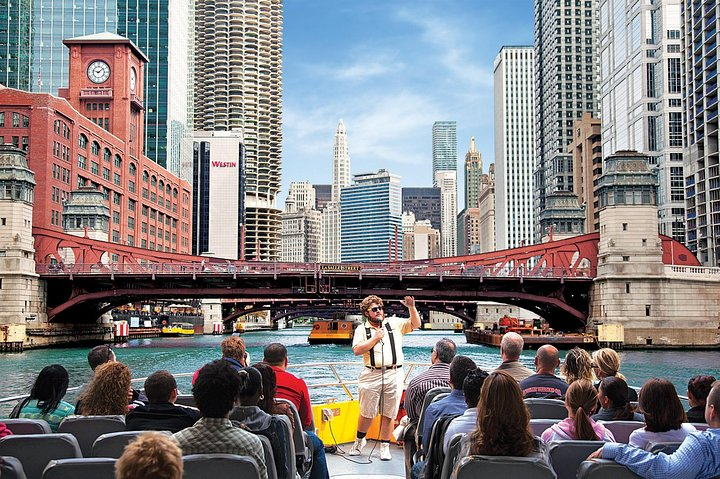 Learn About Chicago's Great Architecture on a Boat Tour